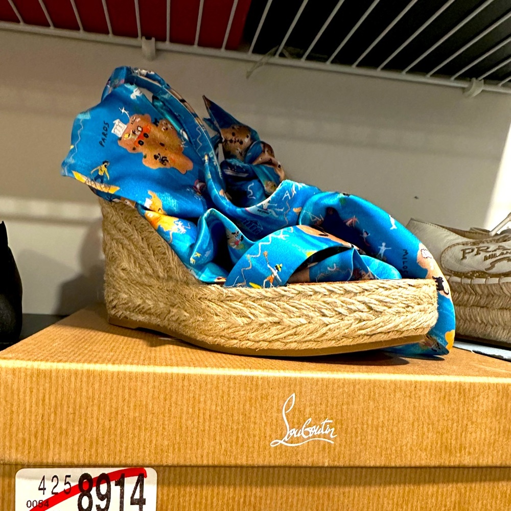 NEW IN BOX CHRISTIAN LOUBOUTIN SIZE 36 wedge